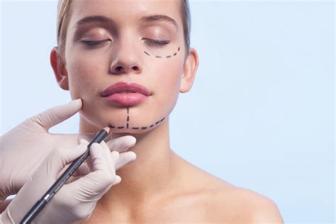  Nip/Tuck – Phẫu thuật thẩm mỹ, Scandals và sự đen tối ẩn sau vẻ đẹp hoàn hảo!